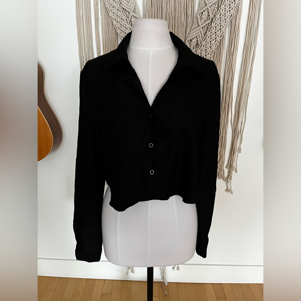 House of Harlow 1960 Textured Black Button Down Cropped Shirt